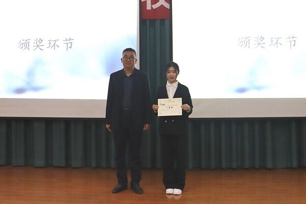 dafb9d594ef74400bf7ab16923b3d3d6.jpg