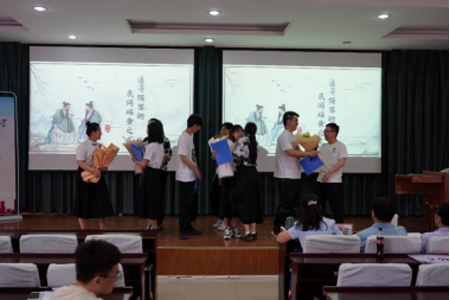 7b0cb094a516403589c4f9847054b717.png 报道三:新闻系毕业设计答辩精彩纷呈224.png