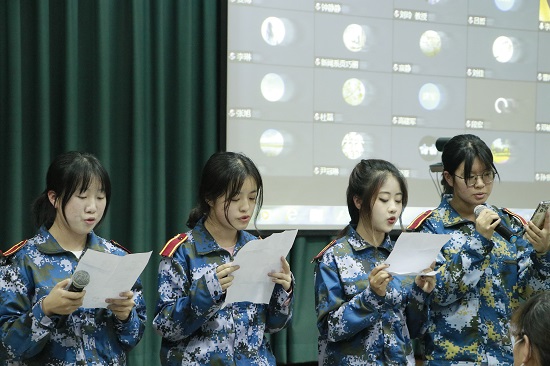 fb09696ed84d4585b0f953e122f15c3c.jpg 社会学生.JPG
