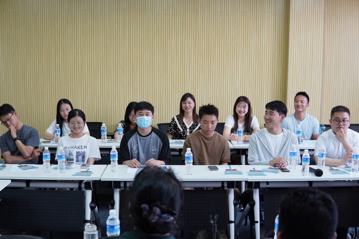 毕业生座谈会2(1).jpg